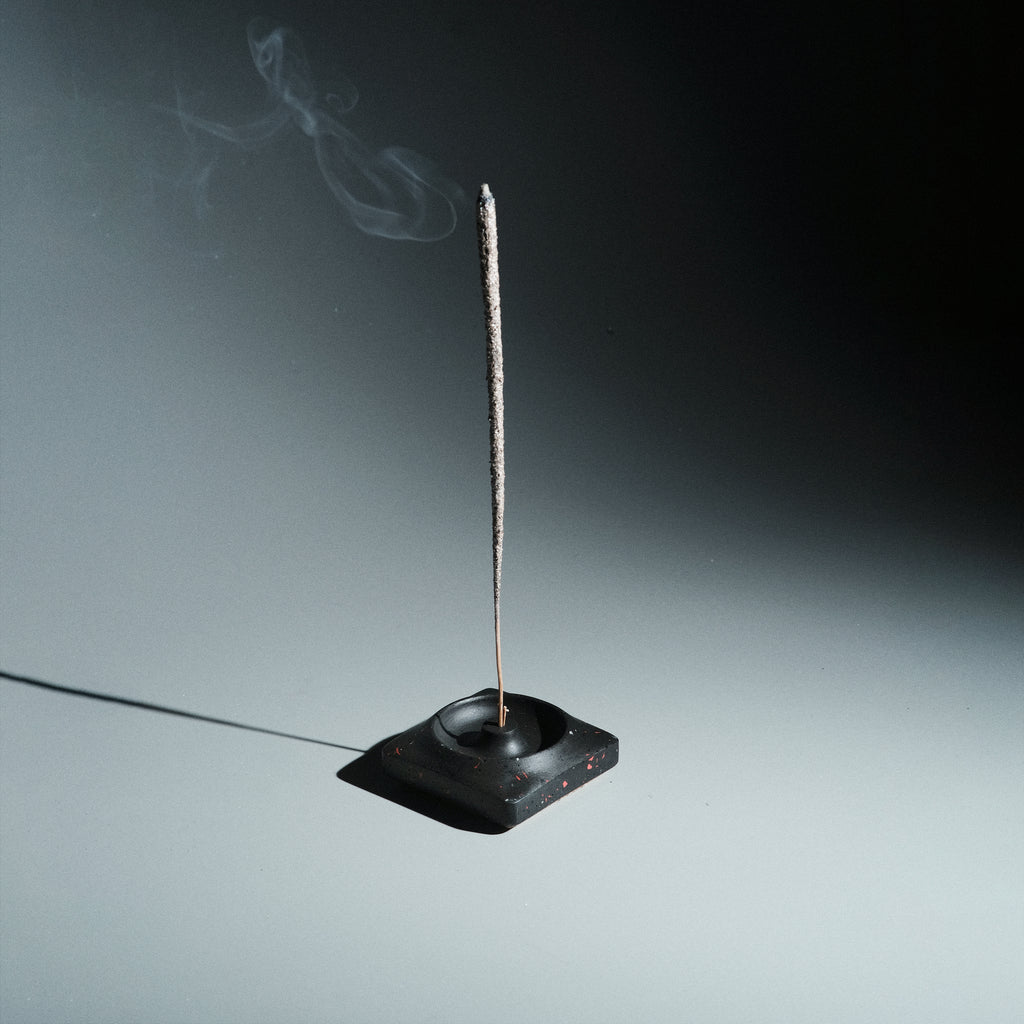 Kuro Design Kaze Incense Holder in kuro green — Jesmonite incense stand India