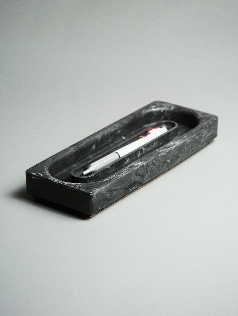 Kuro Design Onyx Tray side view showing depth and matte Jesmonite texture